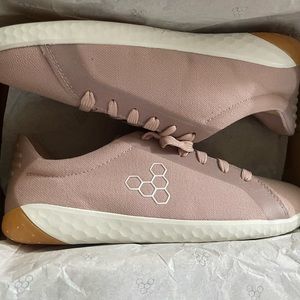 Women’s vivo barefoot pink size 7